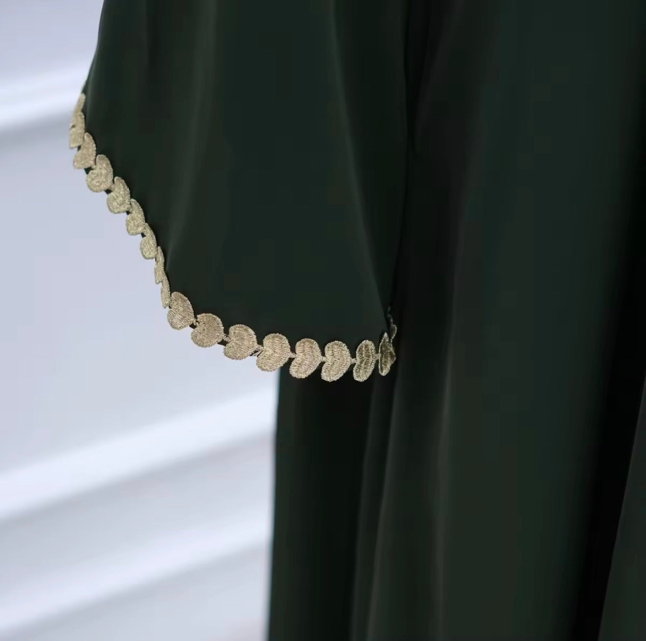 Heart Trim Open Abaya