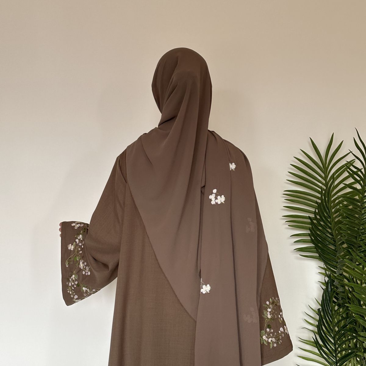 Embroidered Linen 4 Piece Abaya Set